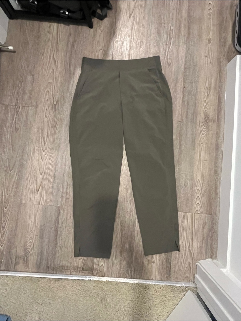 Athleta Women's Olive Athleisure  Ankle Pants